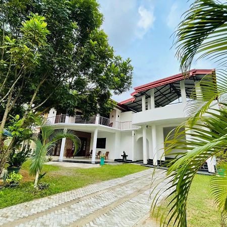 White Win Villa Elewela Exterior photo