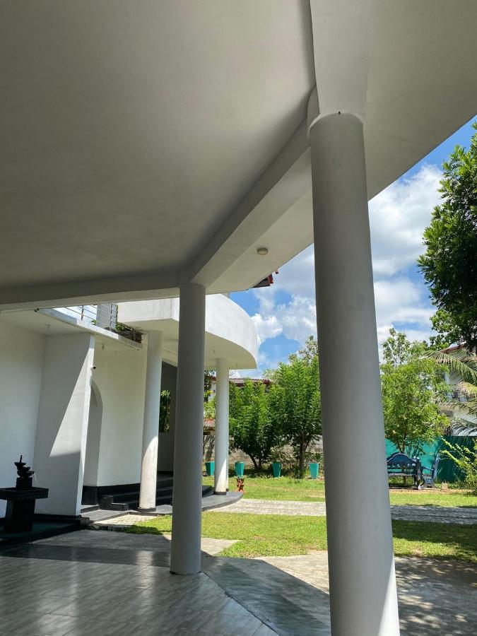 White Win Villa Elewela Exterior photo