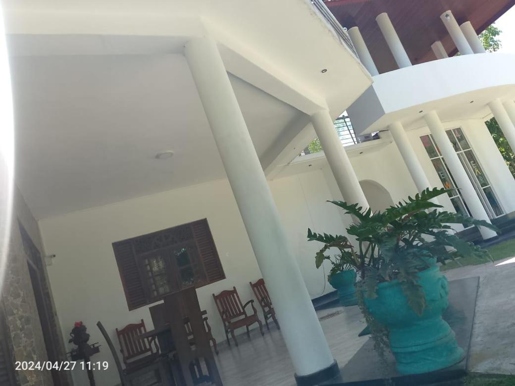 White Win Villa Elewela Exterior photo